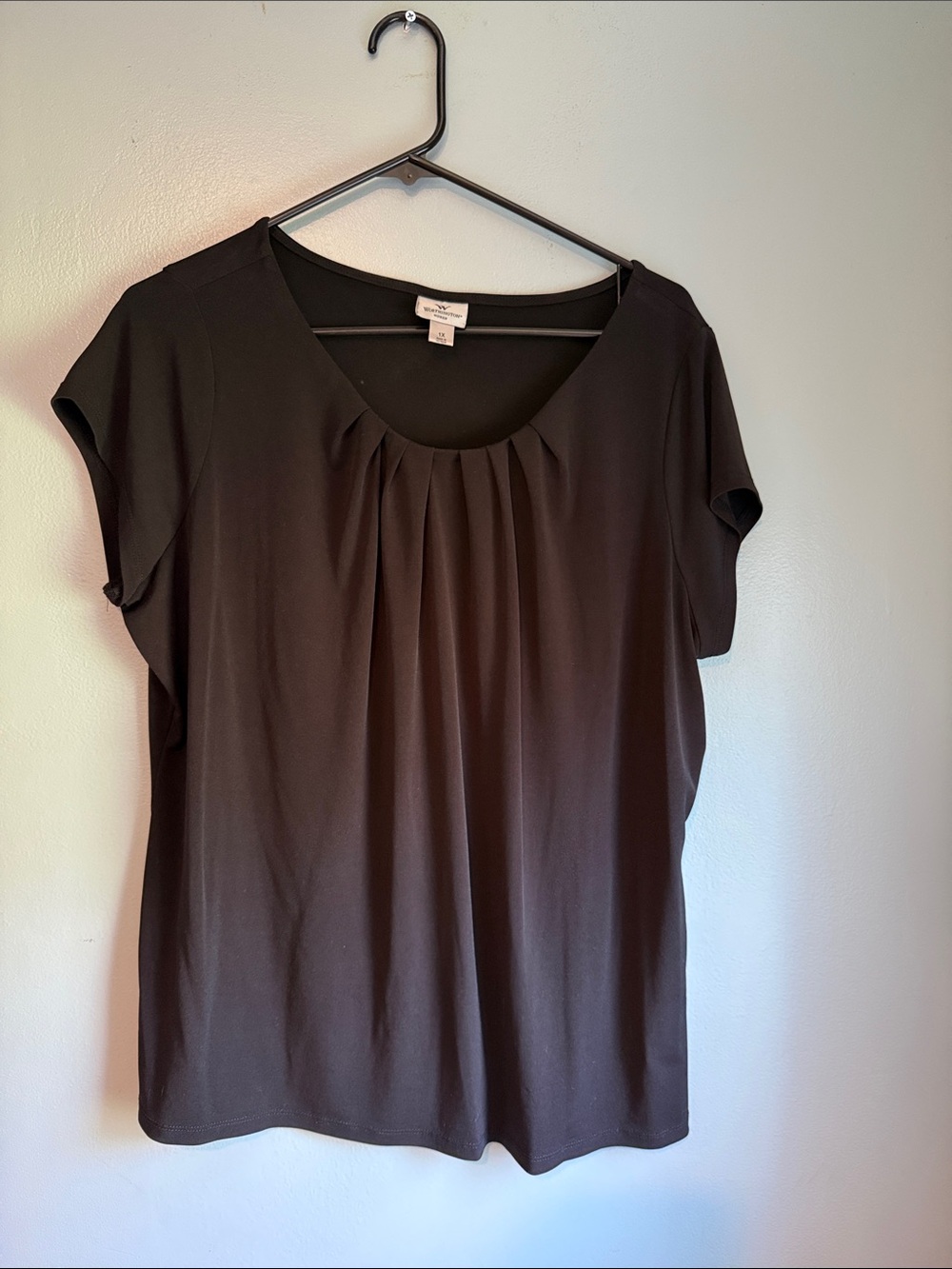 Worthington Black Short-Sleeve Pleated Scoop-Neck Tee